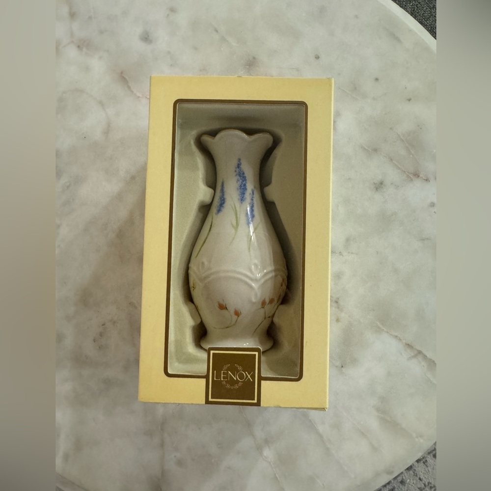 Classic Lenox, Floral Tear Drop Bud Vase
